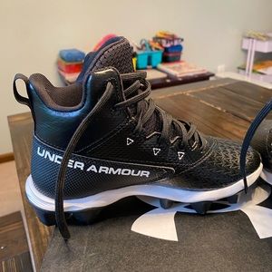 Under Armour football cleats size 2.5